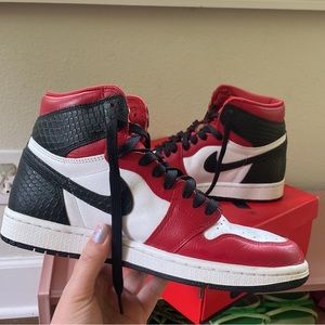 Jordan 1 Retro High Satin Snake Chicago women size 8.5